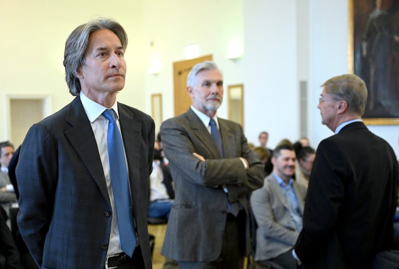 Von links: Ex-Finanzminister Karl-Heinz Grasser, Ex-Politiker Walter Meischberger und der frühere Immofinanz-Chef Karl Petrikovics (Bild: APA/ROLAND SCHLAGER)