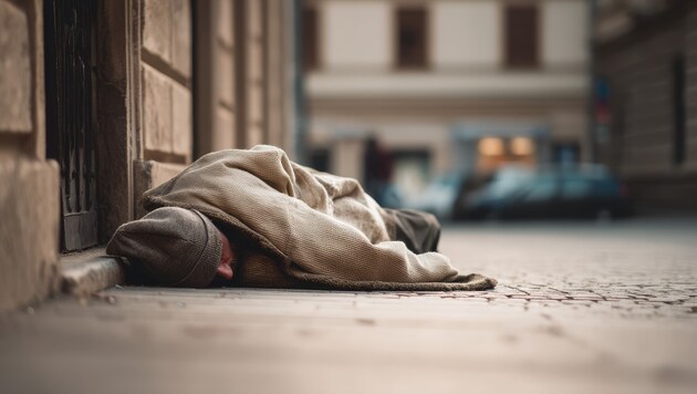 Beamte wurden zu einer reglosen Person auf der Straße gerufen. Doch vor Ort nahm der Fall eine ...