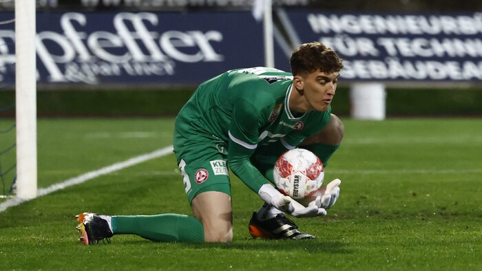 GAK-Schlussmann Florian Wiegele trifft heute in Graz auf seinen alten Chef.