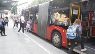 In einem Bus dieser Bauart ereignete sich der Zwischenfall. Das Opfer ist von dem Vorfall noch immer geschockt. (Bild: Birbaumer Christof)