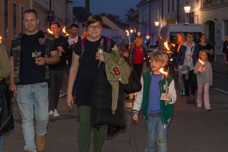 Fackelzug Bruckneudorf/ Bruck (Bild: RADLSPAECK@GMAIL.COM)