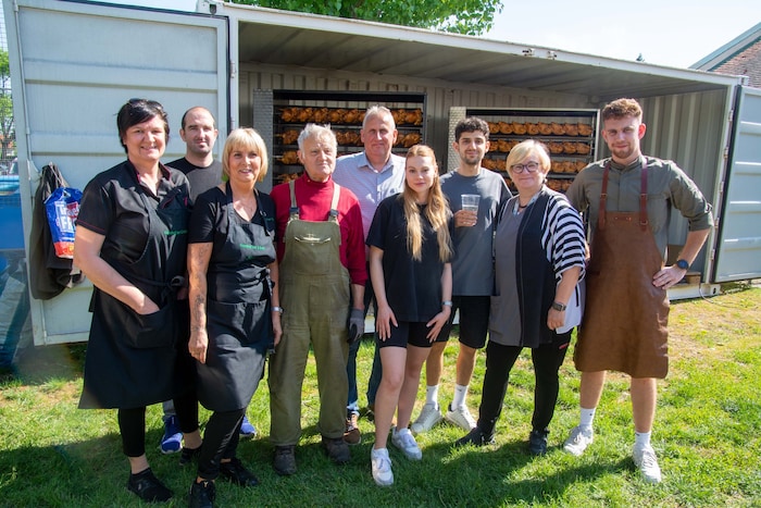 Die Grillhendln vom Gasthof zur Linde waren wie immer äußerst beliebt.
