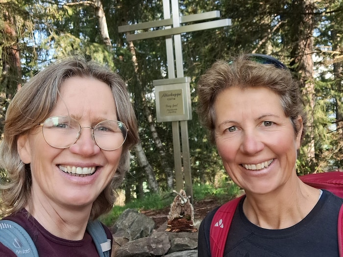 On Tour mit Elisabeth Zienitzer und Silvia Sarcletti.