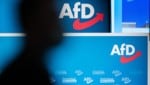Die Partei darf nun intensiver beschattet werden. (Bild: AFP/JENS SCHLUETER)