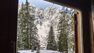 Beim Blick aus dem Fenster wird es in der Höhe wieder weiß sein. (Bild: Peter Freiberger)