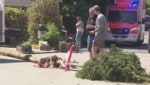 Im deutschen Dorf Saelhuysen wurden fünf Menschen beim Maibaumaufstellen verletzt. (Bild: glomex)