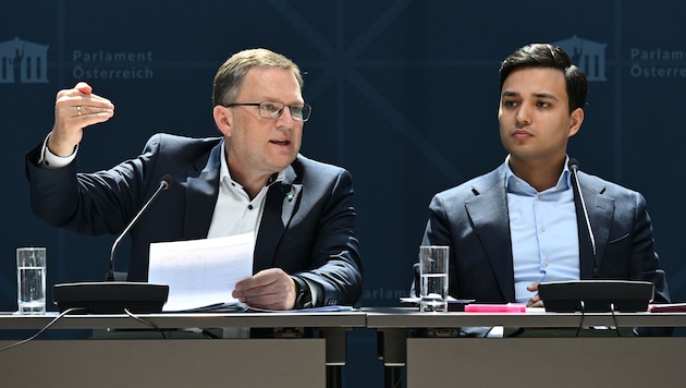 Die Klubchefs Wöginger und Shetty haben die Reform präsentiert. (Bild: APA/HELMUT FOHRINGER)