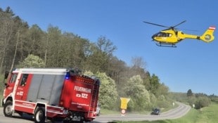 Der Notarzthubschrauber musste die 19-Jährige ins Spital fliegen. (Bild: Freiwillige Feuerwehr Göpfritz/Wild)