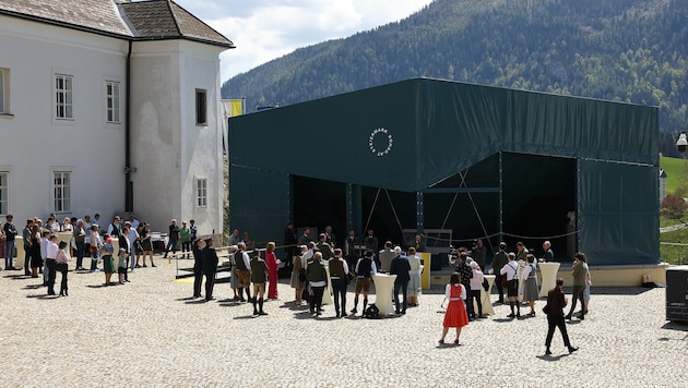 Der Pavillon steht in der Nähe der Basilika (Bild: UMJ/J.J.Kucek)