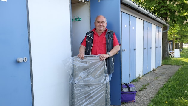 Alfred Herbst bezieht seine Kabane im Ottakringer Bad. (Bild: Zwefo)