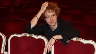Ganz schön smart: der 25-jährige Wiener im Theater in der Josefstadt  (Bild: Zwefo)