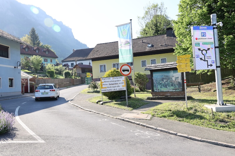 Mit dem Parkleitsystem hofft man, dem Verkehrschaos in Mixnitz Herr zu werden. (Bild: Jauschowetz Christian)