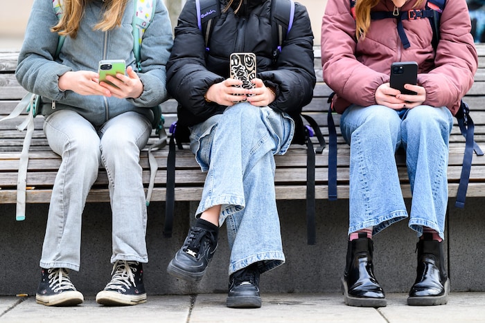 Medien, allen voran Social Media, müssen für Kinder und Jugendliche reguliert werden.