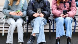 Über 90 Prozent der Zwölf- bis 19-Jährigen verwenden Messenger-Dienste wie WhatsApp.