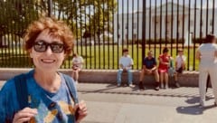 Die ehemalige US-Botschafterin Helene von Damm vor dem Weißen Haus in Washington.
