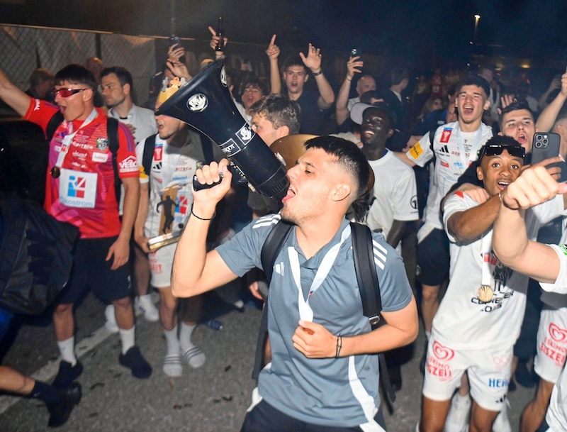 Ausgelassen feierten die Lavanttaler den ersten Cup-Titel. (Bild: Pessentheiner Florian)