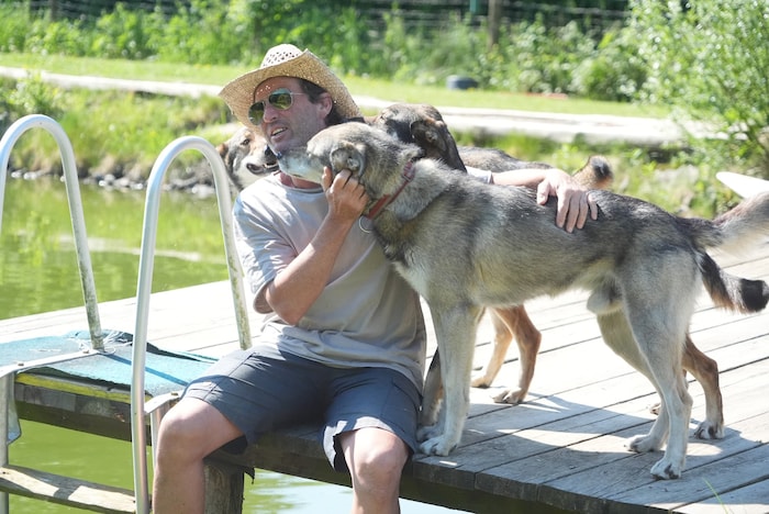 Die Liebe zu seinen Tieren ist nicht zu übersehen.
