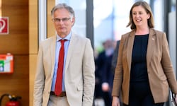 Finanzminister Markus Marterbauer und Staatssekretärin Barbara Eibinger-Miedl