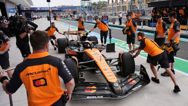 Da war die Crew von Lando Norris offenbar etwas schlampig ... (Bild: AP/AP Photo/Rebecca Blackwell)