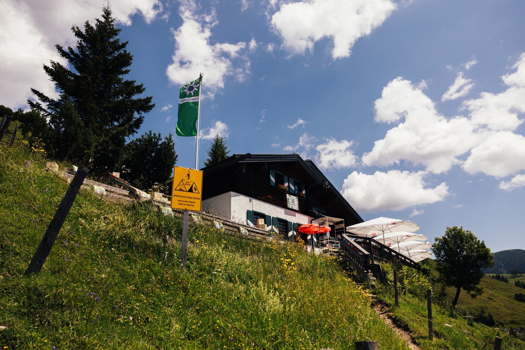 Auf 1525 Metern Seehöhe, malerisch am südlichen Rand des Tennengebirges. (Bild: Söldenhütte) Auf 1525 Metern Seehöhe, malerisch am südlichen Rand des Tennengebirges. (Bild: Söldenhütte)