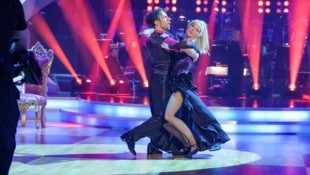 Simone Lugner und Danilo Campisi beim Tango zu „Poker Face“ (Bild: ORF/Hans Leitner)