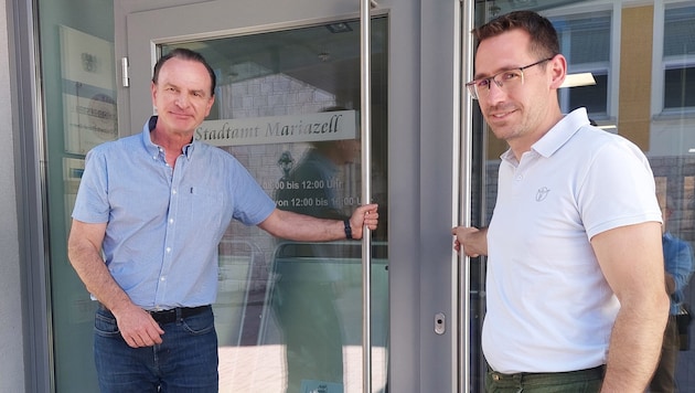 Bürgermeister Helmut Schweiger (links) und der zweite Vizebürgermeister Fabian Fluch.  (Bild: Peter Bernthaler)