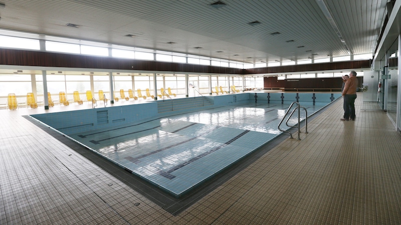 Das Hallenbad kurz nach seiner Schließung im Jahr 2012.  (Bild: Radspieler Jürgen)