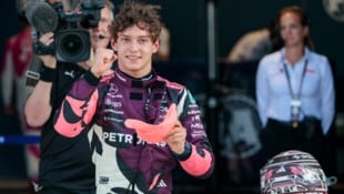 Andrea Kimi Antonelli schrieb in Miami Geschichte. (Bild: EPA/SHAWN THEW)