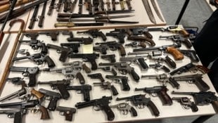 Sichergestellte Waffen (Bild: LPD Stmk)