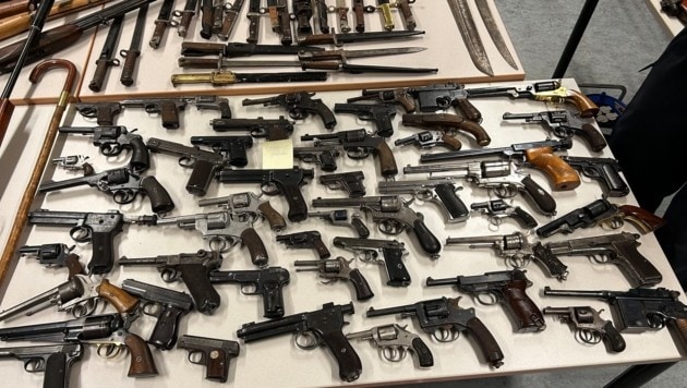 Sichergestellte Waffen (Bild: LPD Stmk)