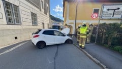 Die 68-jährige wurde erstversorgt und ins Krankenhaus Tamsweg gebracht. (Bild: Freiwillige Feuerwehr Tamsweg)