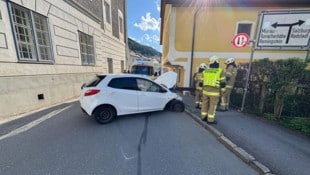 Die 68-jährige wurde erstversorgt und ins Krankenhaus Tamsweg gebracht. (Bild: Freiwillige Feuerwehr Tamsweg)