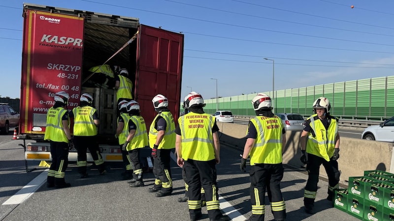 Drei Feuerwehren waren im Einsatz. (Bild: FF-WR-NEUDORF.AT)