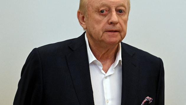 Alfons Schuhbeck verbüßt derzeit eine Haftstrafe wegen eines Steuervergehens. (Bild: AFP/CHRISTOF STACHE)