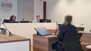 Ruhig und sachlich schilderte die Angeklagte den angeblichen Vorfall. „Wir hatten nie ein rotes ...