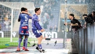 Topscorer Dominik Fitz lässt seinen Emotionen freien Lauf. (Bild: APA/GEORG HOCHMUTH / APA / picturedesk.com)