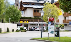 Auf diesem Parkplatz spielte sich in der Nacht auf heute, Samstag, das tödliche Drama ab.