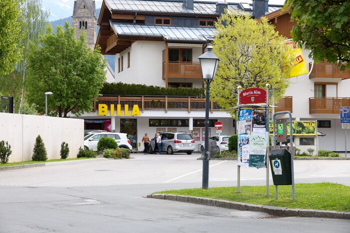 Auf diesem Parkplatz spielte sich in der Nacht auf heute, Samstag, das tödliche Drama ab.