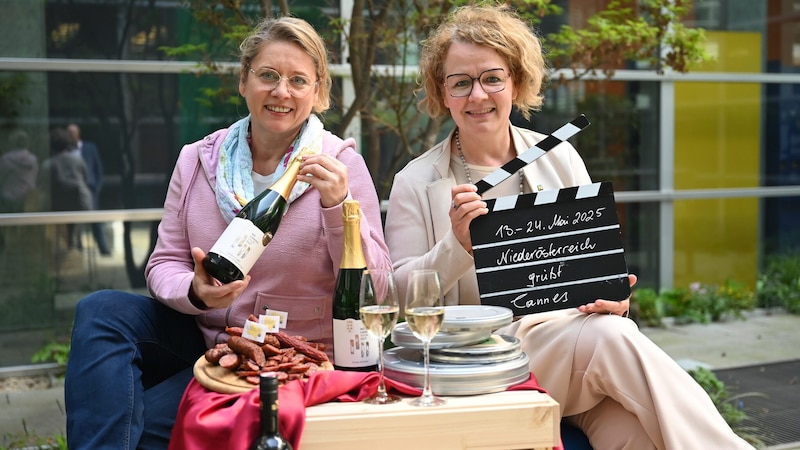 Wein und Schmankerln für Cannes: Judith Hartl von den Landesweingütern mit Landesrätin Christiane Teschl-Hofmeister. (Bild: Jürgen Mück)