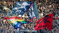 Der Hamburger Verein engagiert sich seit Jahren gegen Rassismus, Fremdenfeindlichkeit und setzt sich für Toleranz ein.  (Bild: AFP/APA/FRANK MOLTER)