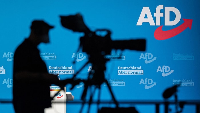 Die AfD verkürzt kontinuierlich den Rückstand zur CDU/CSU in der Wählergunst.