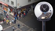 Menschenschlangen warten in der Favoritenstraße darauf, ihre biometrischen Daten dem „Orb“ ...