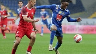 Kaum zu stoppen: Claudy M’Buyi (re.) (Bild: Krone KREATIV/GEPA pictures)