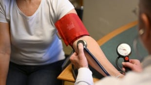 Hausärztlicher Bereitschaftsdienst an Wochenenden und Feiertagen sorgt immer wieder für Diskussionen. (Bild: APA/BARBARA GINDL)
