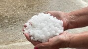 Hagelkörner nach dem Unwetter in Deutsch Kaltenbrunn.