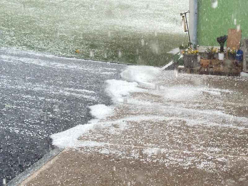 Fast winterlich sah es nach dem Unwetter aus. (Bild: Christian Schulter)