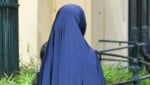 „Das Kopftuchverbot für bis 14-Jährige ist umzusetzen“, heißt es.