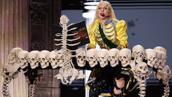 US-Pop-Ikone Lady Gaga (39) begeisterte die Fans mit ihrer Bühnenperformance. (Bild: Kevin Mazur/Getty)