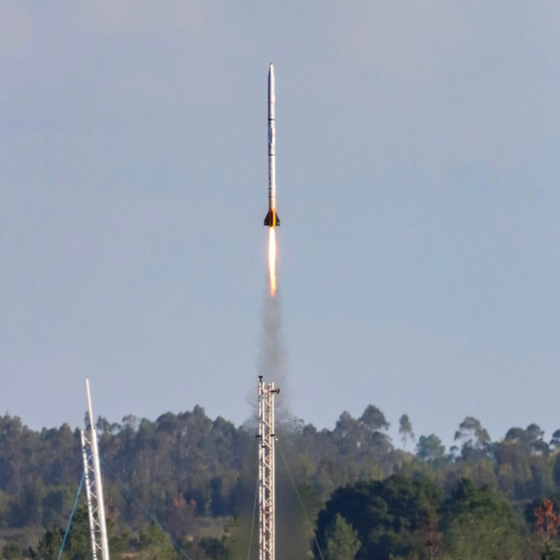 Die selbstgebaute Rakete fliegt rund 9000 Meter hoch. (Bild: Aerospace Team Graz)