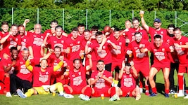 Meisterjubel bei der 1b von ASKÖ Oedt. (Bild: Foto Lui)